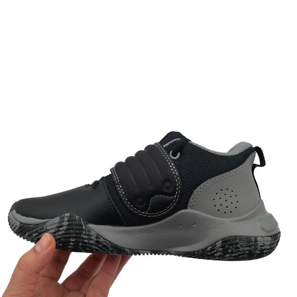 Under Armour Youth Boys Basketball Shoes Size 4Y Gray Black Lace Up Sneakers - Picture 2 of 16